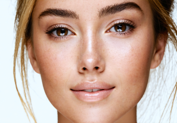 découvrez notre bb crème qui allie soin professionnel et éclat naturel pour un teint lumineux et sans effort au quotidien.